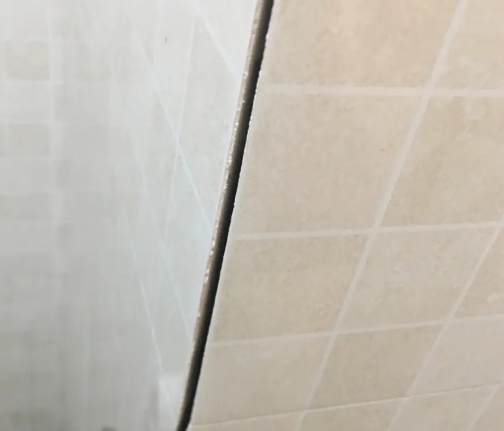 茅箭瓷砖空鼓维修公司分享阳台瓷砖脱落的修复过程可以分为以下几个步骤